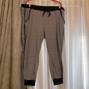 Torrid black white stripe sleep leggings with pockets and tie waist